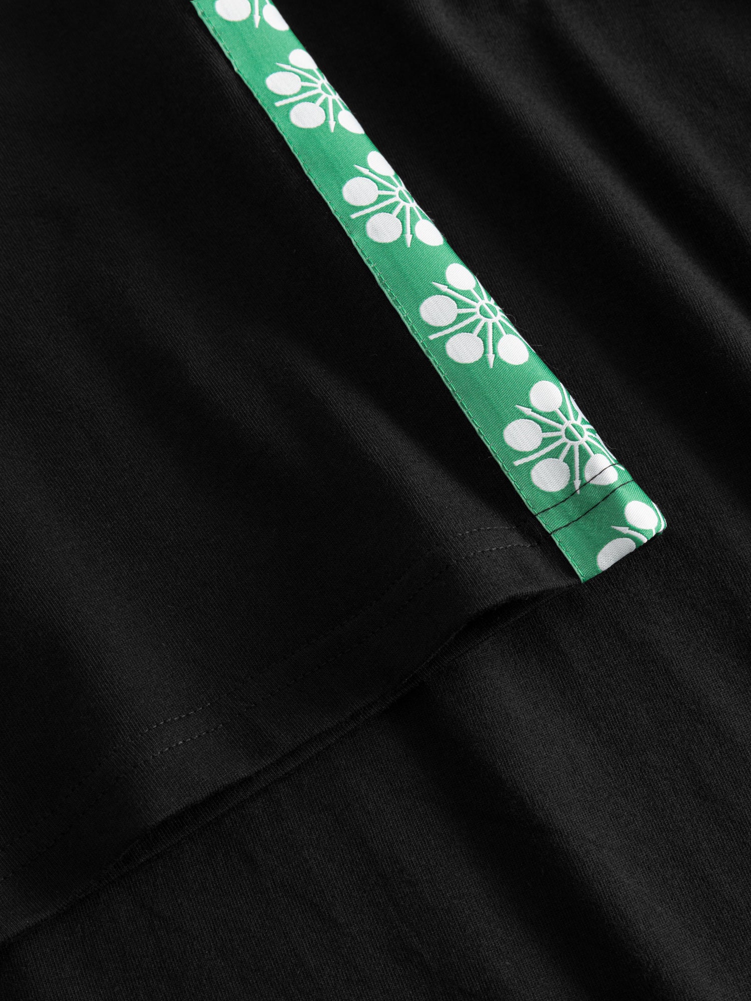 T-Shirt Heavy Relaxed Black Sleeve tape