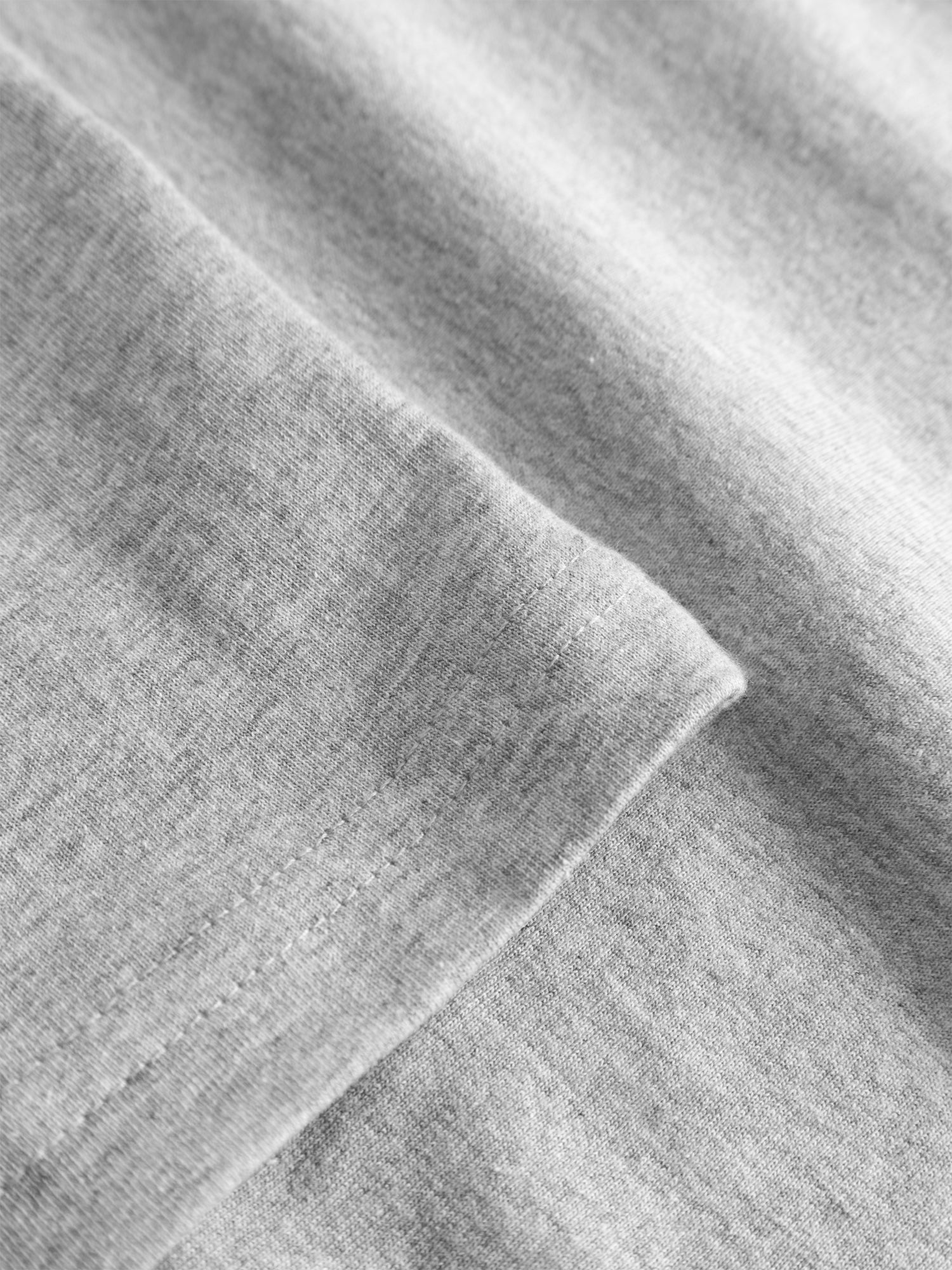 T-shirt grå med ficka