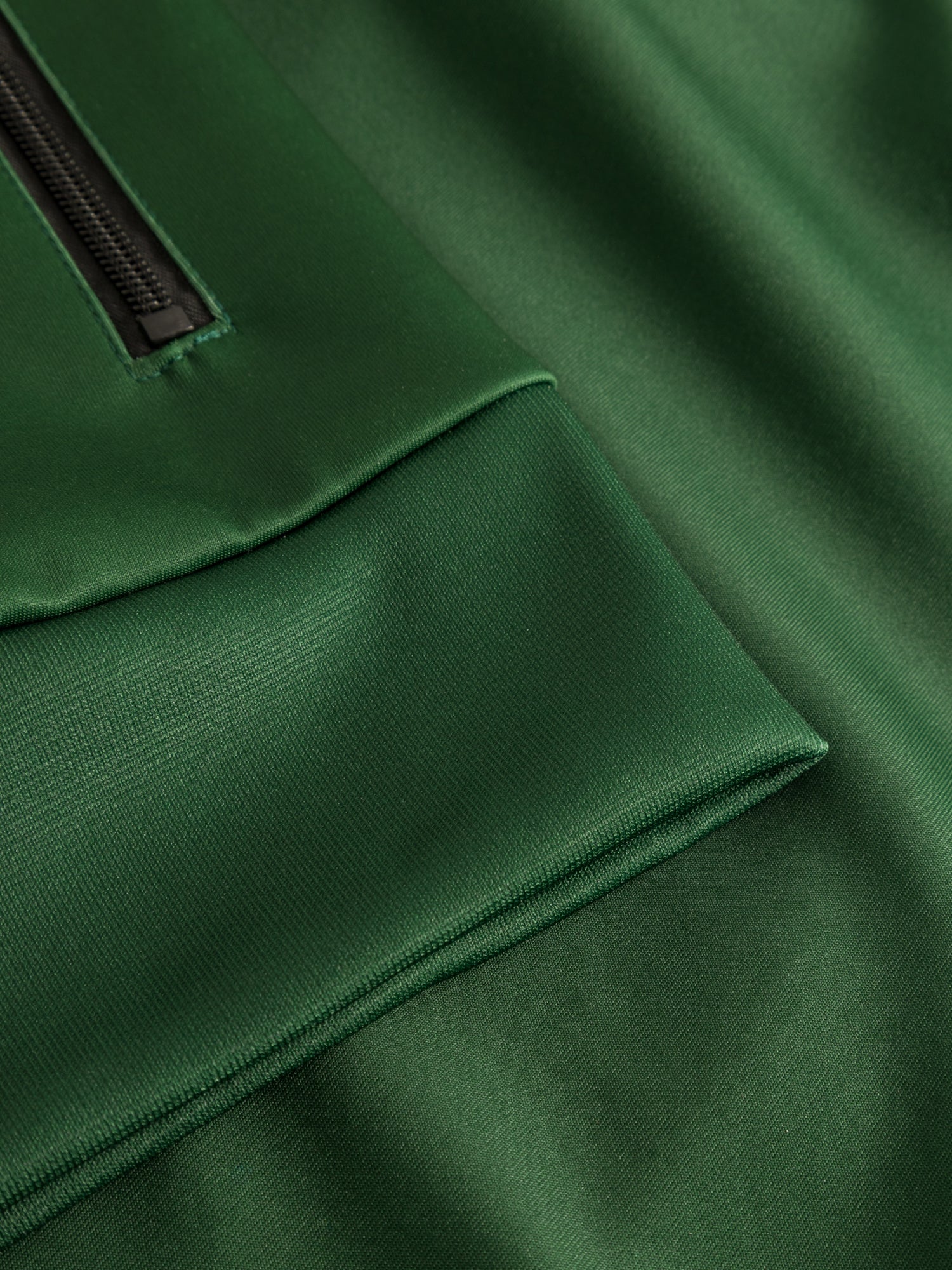 GAIS Track top retro